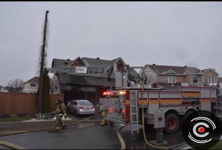 Ottawa Secteur Orléans Incendie au 989 Ballantyne